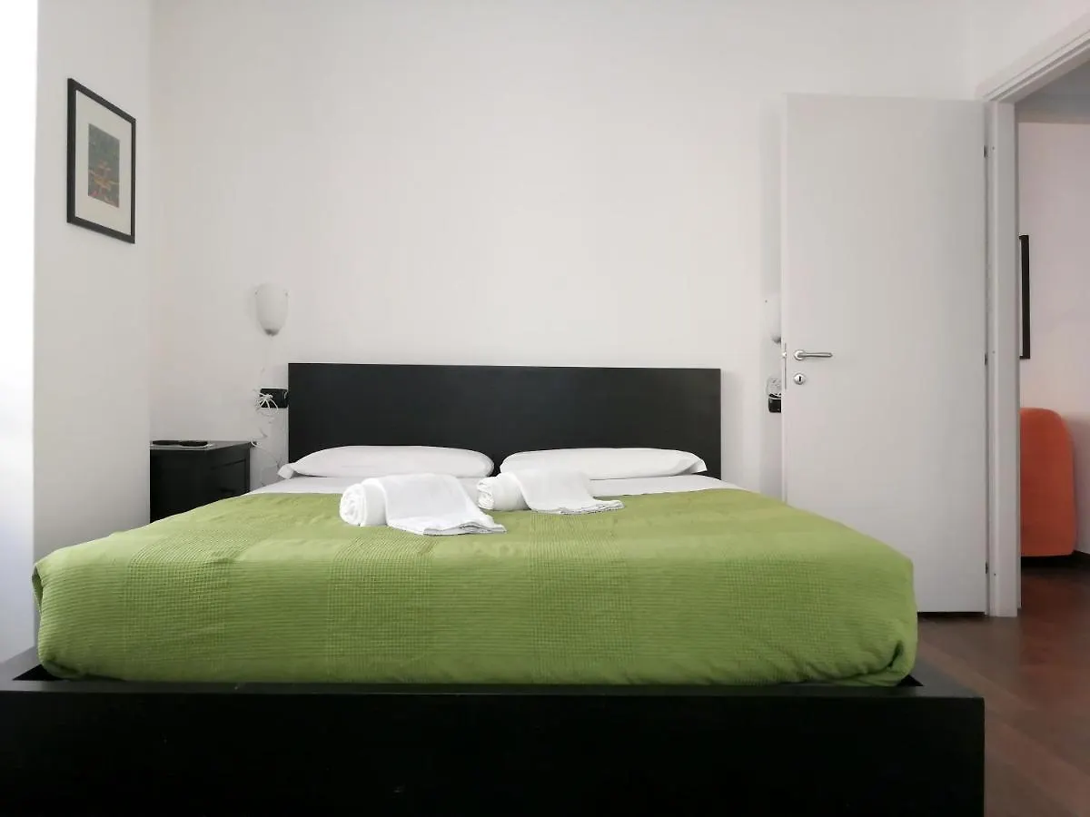 Al Molo 2 Apartment Como